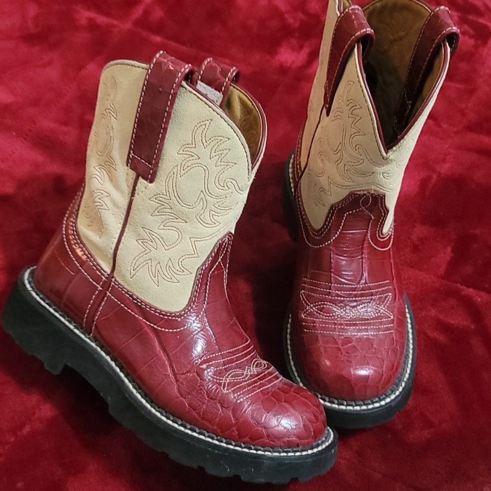 NWOT Ariat Fatbaby Red, Leather Embossed Cowgirl Boots - DEADSTOCK
